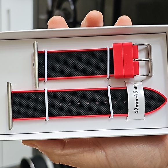 Guess apple watch strap - Picture 3 of 5